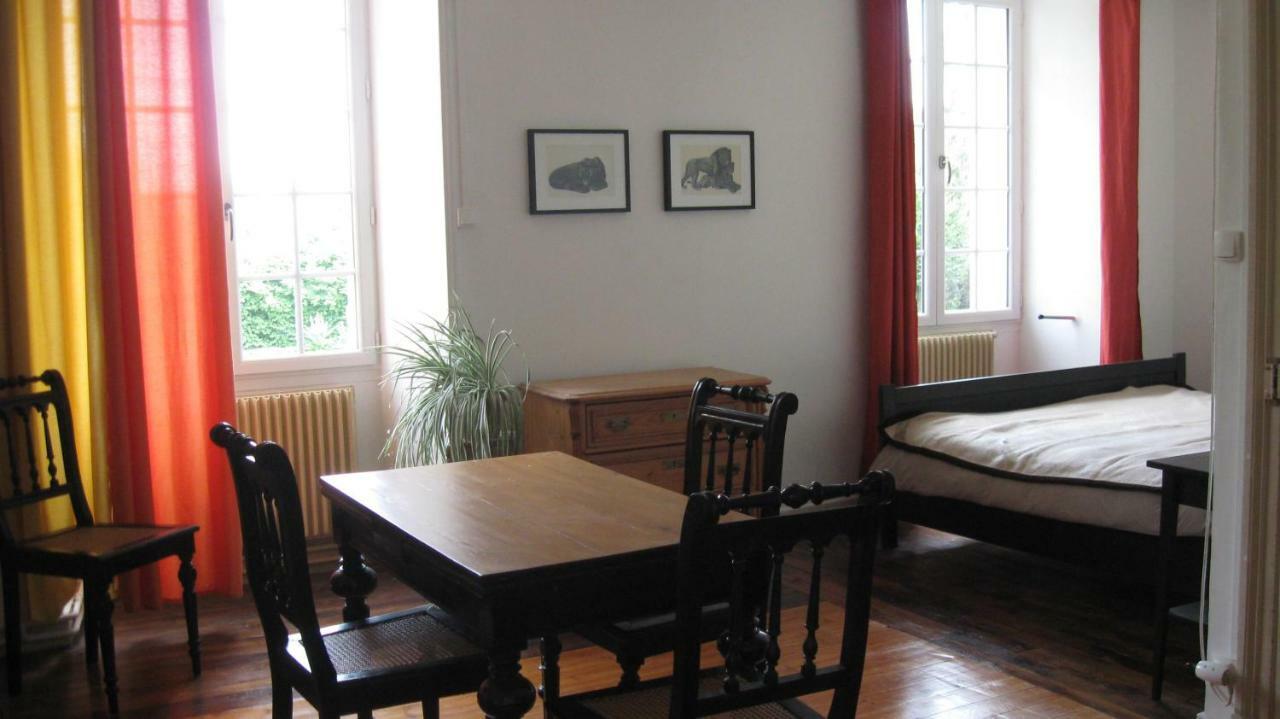 Le Petit Bois Bed & Breakfast Chateau-la-Valliere Екстериор снимка